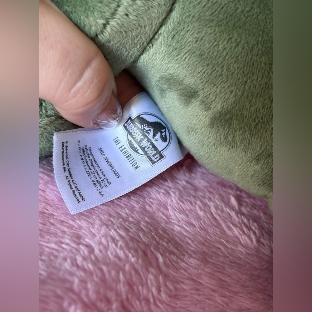 Jurassic world dinosaur official plush - Picture 2 of 4